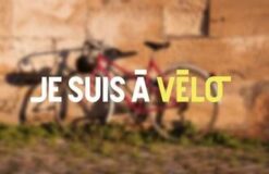 Je suis à vélo